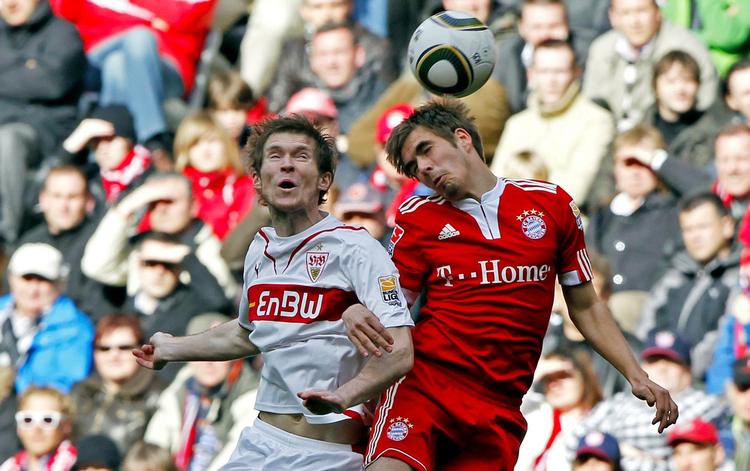 Duel. Stuttgarts Alexander Hleb (i hvidt) trak i sidste ende det længste strå mod bayern og Philip Lahm. 