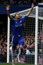 fodboldgud. Frank Lampard rundede 150 mål for Chelsea mod Aston Villa. 