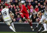 perle. Det første mål scorede en flyvende Fernando Torres fra en spids vinkel. 