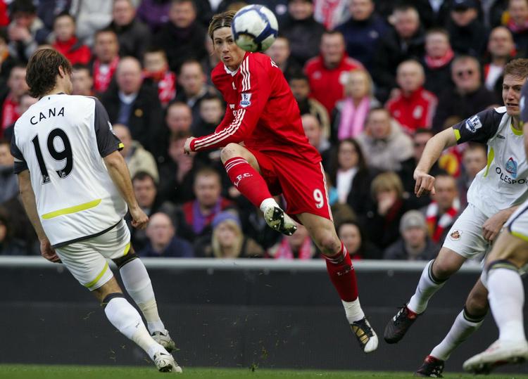 perle. Det første mål scorede en flyvende Fernando Torres fra en spids vinkel. 