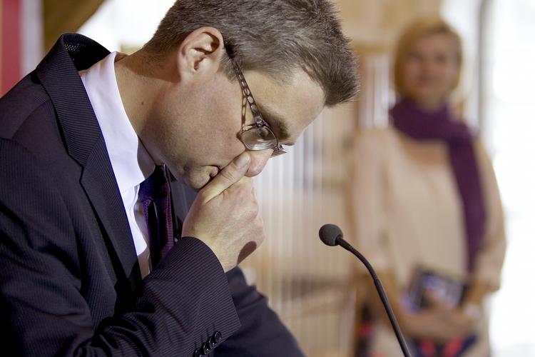 Frihedsminister. »Er det så forargeligt, at Søren Pind vil koble demokrati, menneskerettigheder og økonomisk retfærdighed sammen?« spørger Anders Jerichow. 