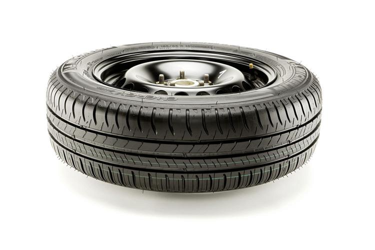 Hjulspind. Energy Saver fra Michelin hører til i størrelsesklassen 185/65 R15. Dækket får gode karakterer over hele linjen i TÆNKs test. Modellen klarer sig dog kun middelgodt på våd vej. 