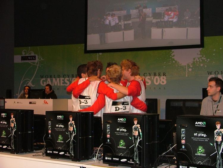 Der bliver gang i dansk eSport i påsken, hvor Øksnehallen lægger lokaler til Copenhagen Games. Her det danske OL-hold, da de deltog og vandt tilbage i 2008. 