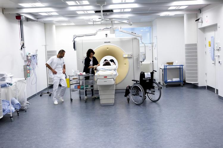 sygdomsdetektiv. Livsstilssygdomme, frit valg på sygehusene, EU-regulering og kritiske patientgrupper er blot nogle af de uensartede udfordringer, som det danske sundhedsvæsen står over for. Foto: Ole Lind 