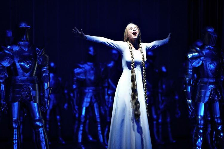 Nadja Michael - her i scene fra Wagners 'Tannhaeuser' - har aflyst sin medvirken i friluftscenen Opera Hedelands opførelse af Bellinis 'Norma'. 