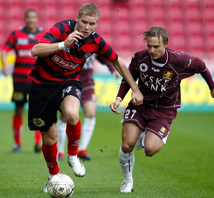 målscorer. Christian Sivebæk (tv) var manden bag kampens eneste mål, da FC Midtjylland slog FC Nordsjælland. 