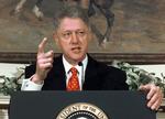 Løgner. »I did not have sexual relations with that woman«, sagde Bill Clinton. Det viste sig senere at være løgn. Men hvornår er det egentlig i orden at stikke en løgn? 
