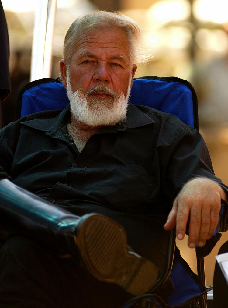 Racehad. Eugene Terreblanche stod bag Yestergarde - en racistisk elitestyrke med store mængder våben og sprængstoffer. 