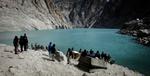 Utopia. Søen, der truer Hunza-dalen, er her fotograferet 11. marts. Når smeltevandet får vandstanden til at stige, kan søen ende med at oversvømme dalen. 
