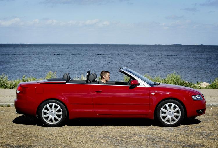 Åbne biler som denne Audi A4 Cabriolet er blevet sværere at sælge, og derfor falder prisen. 