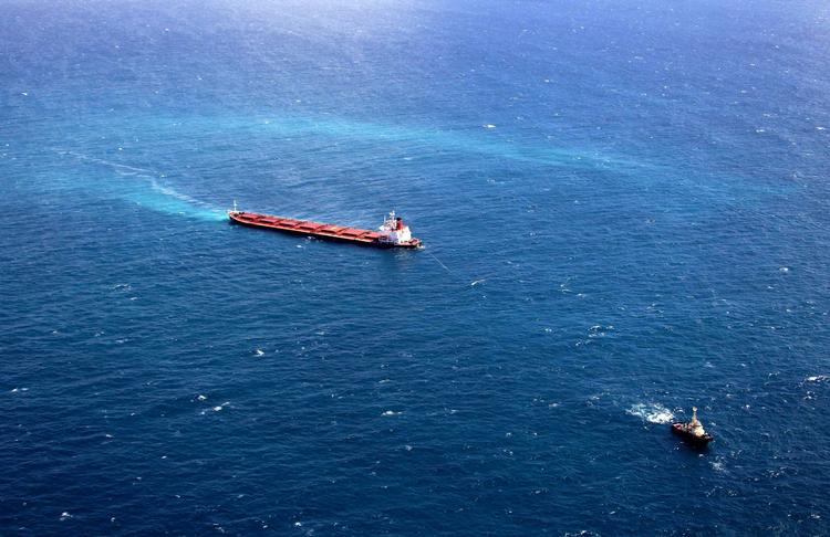 Undersøgelse »Vi vil undersøge årsagen til ulykken meget grundigt«, siger chefer for den Australiens maritime sikkerhed, Graham Peachey, efter et fragtskib lørdag bevægede sig uden for sejlrenden og stødte på grund. 