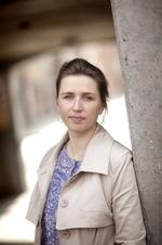 Noget. For noget. Slut med at sidde tilbagelænet og få, få, få. Mener socialdemokraten Mette Frederiksen. 