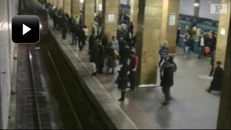 Terrorangreb. Den seneste uge har terrorangreb kostet 60 russere livet. Billedet er fra metroen i Moskva lige inden bombeangrebet. 