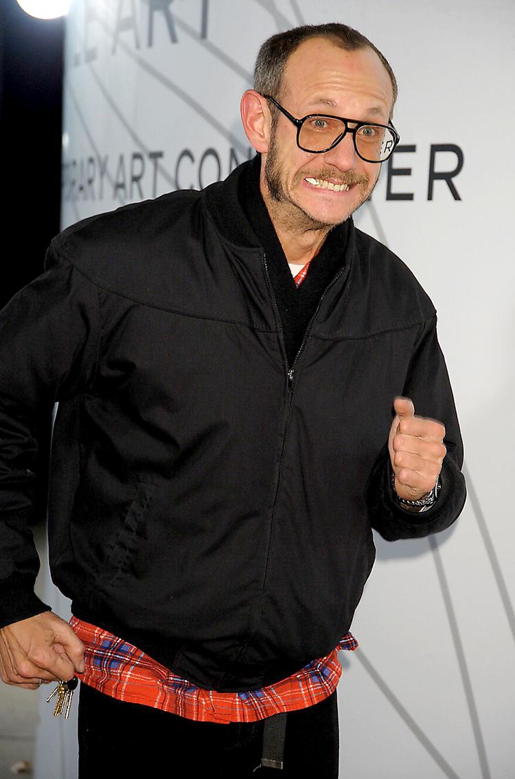 Cool? Terry Richardson har med ironisk distance gjort blandt andre Katie Price så cool, at hun kan optræde i de 'rigtige magasiner'. Men siden Rie Rasmussen anklagede ham for at udnytte sine modeller, har nettet glødet med beskyldninger om sexchikane. 