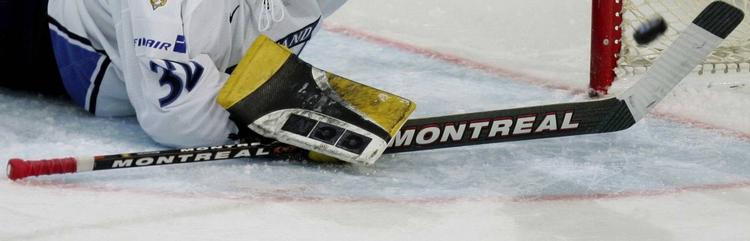 Stav. I ishockey er der noget der hedder 'god stokføring', hvilket man ikke beskylde de slovenske spillere for. Arkivfoto. 