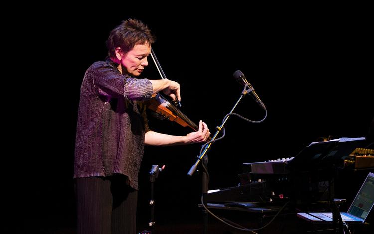 Avantgarde. Det danske koncertpublikum kunne opleve Laurie Anderson i samspil med ægtemanden Lou Reed, da de optrådte i DR’s Koncerthus sidste sommer. 