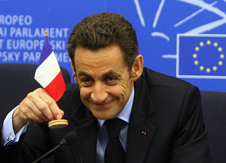 Sarkozy. I Frankrig vil et politisk flertal selv udpage to nye medlemmer af EU-parlamentet - uden folkeafstemning. 
