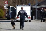 Sandholm. Det var angiveligt kampe mellem to forskellige grupper i Sandholm-lejren, som udløste masseslagsmål hvor en blev dræbt. 