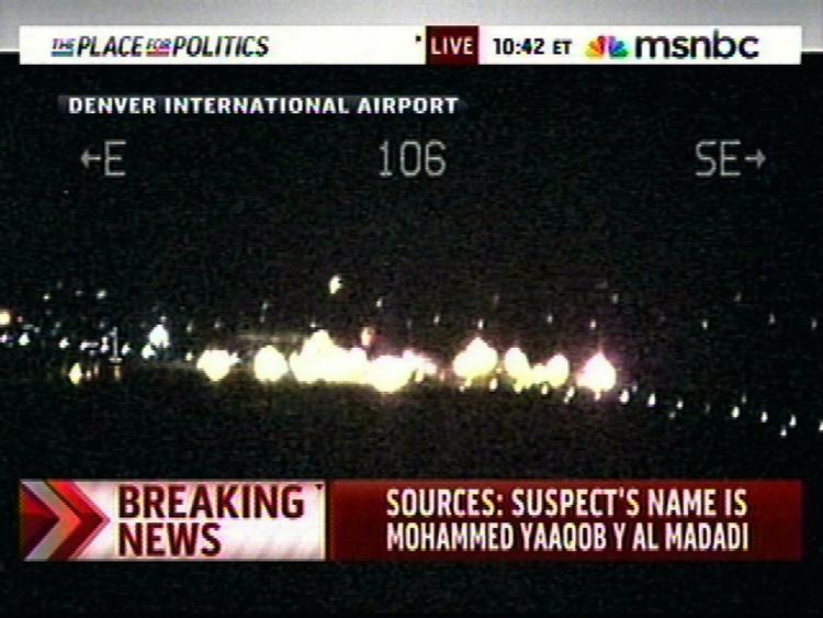 Flyterror. Det blev hurtigt Breaking News på de amerikanske tv-stationer, da to F-16 jagerfly gik i luften for at eskortere fly med mistænkt skobomber ned på landjorden i Denver. 