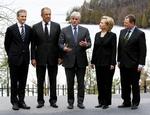 Topmøde. Deltagerne ved det arktiske topmøde i Canada 29. marts. Fra venstre ses Norges udenrigsminister, Jonas Store, Ruslands udenrigsminister, Sergey  Lavrov, Canadas ditto, Lawrence Cannon, og USA's udenrigsminister, Hillary Clinton. Danmark sendte justitsminister Lars Barfoed (th.), da Lene Espersen valgte at holde ferie. 