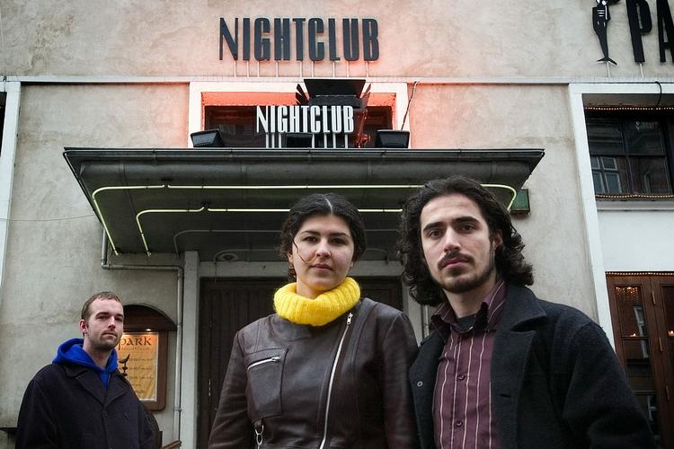 Afvist. I 2004 blev Abdullah Domurcuk (til højre) og hans kone Jaleh Tavakoli,  afvist ved et diskotek i København. Siden har mere end 60.000 danskere hver år følt sig diskrimineret i hovedstaden. 