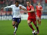 fødselsdagsgave. Franck Ribery (th) er en ombejlet spiller, og det blev nok ikke mindre efter Bayerns samlede sejr mod Manchester United. Og Bayerns fødselsdagsgave til franskmanden var da også en slet skjult hentydning til at blive i Sydtyskland. Arkivfoto. 