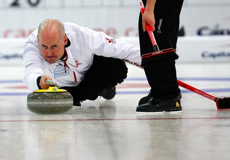 videre. Med ti sejre er Kevin Koe og hans hold videre til semifinalerne. 