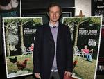 Spike Jonzes bud på en børnefilm var for hård kost for Warner Brothers, der kategoriserede 'Where the Wild Things Are' som en voksenfilm, efter at angste børn var løbet skrigende bort fra den første testvisning. 