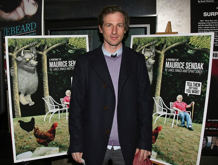 Spike Jonzes bud på en børnefilm var for hård kost for Warner Brothers, der kategoriserede 'Where the Wild Things Are' som en voksenfilm, efter at angste børn var løbet skrigende bort fra den første testvisning. 