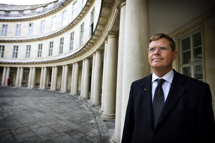 Copenhagen Police Director Johann Reimann has apologised to the Iranian ambassador following an incident with demonstrators at the embassy last week. 