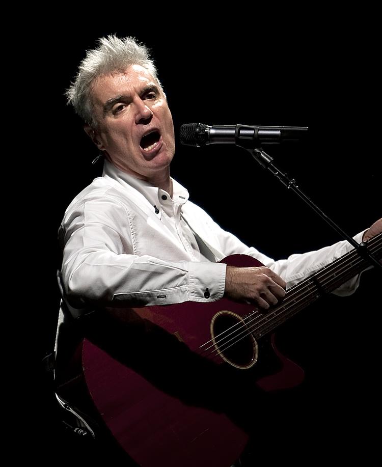 I en fortælling på 22 sange tegner den amerikanske sanger og sangskriver David Byrne et alternativt portræt af Imelda Marcos. 