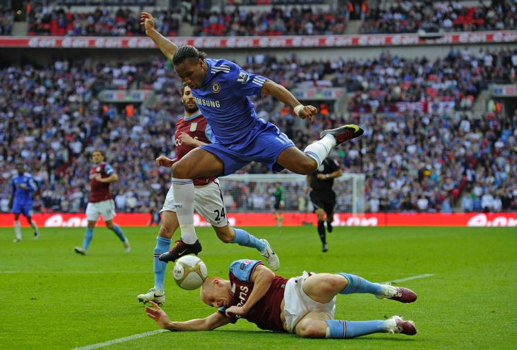 finaleklar. Didier Drogba scorede Chelseas føringsmål og blev kåret som kampens spiller, som om angriberen ikke havde sin bedste kamp. Men det siger nok mest om kvaliteten i semifinalen i det hele taget. 