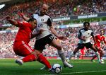 FORGÆVES. Trods hjemmebane fik Glen Johnson og Liverpool ikke scoret mod Danny Murphys Fulham. 