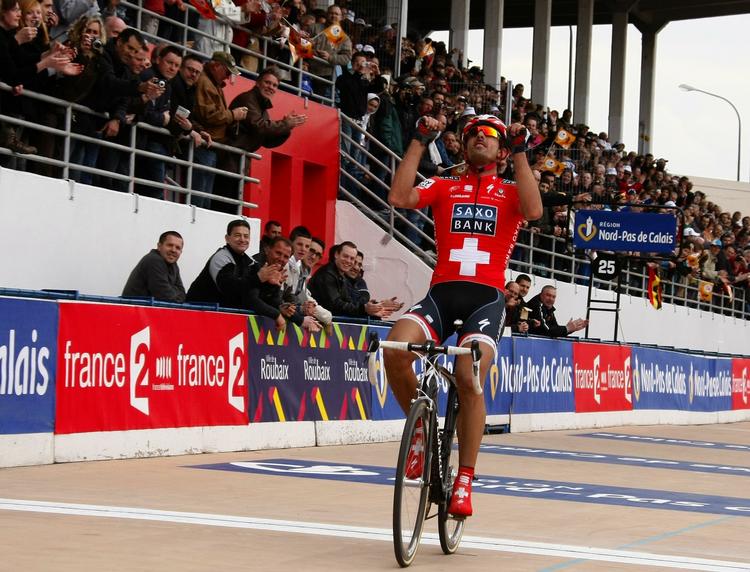 TRIUMFATER. Fabian Cancellara satte alle konkurrenter på plads i det franske. 