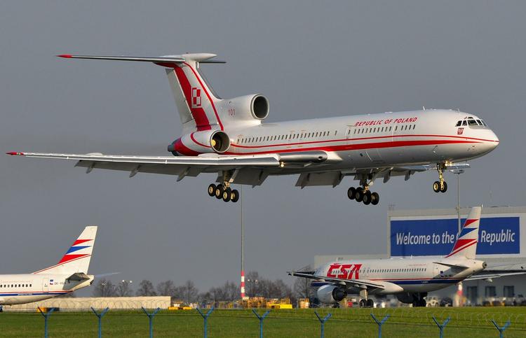 Flystyrt. På billedet ses det selvsamme Tupolev 154 fly som i dag styrtede ved Smolensk. Billedet er taget for to dage siden. 