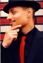 José James behøver hverken samples, beats eller noget som helst andet for at skabe ren, sort magi. PR-foto. 