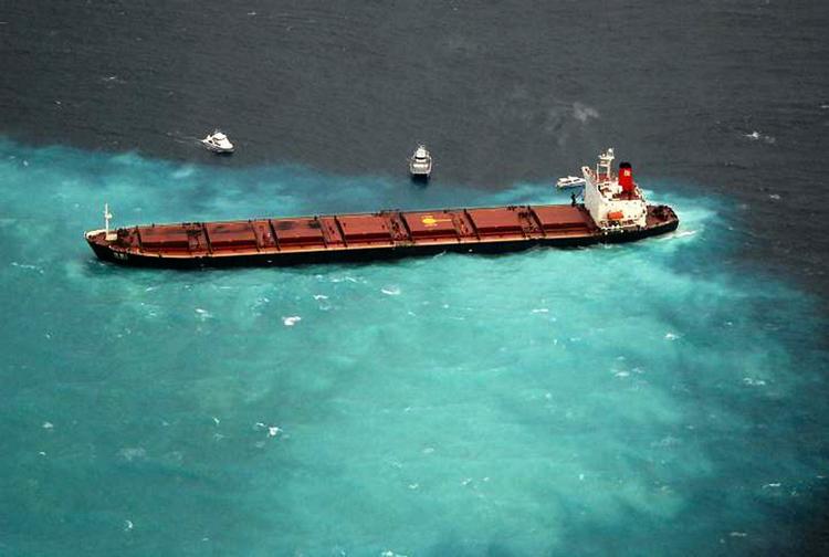 HAVARIST. "Shen Neng 1" løb på grund ved Australiens Great Barrier Reef i sidste uge. Nu er hun bragt flot - uden at forårsage større olieforurening af den maritime naturpark. 'Kun' tre ton olie løb ud fra skibets brændstoftanke. Arkivfoto. 