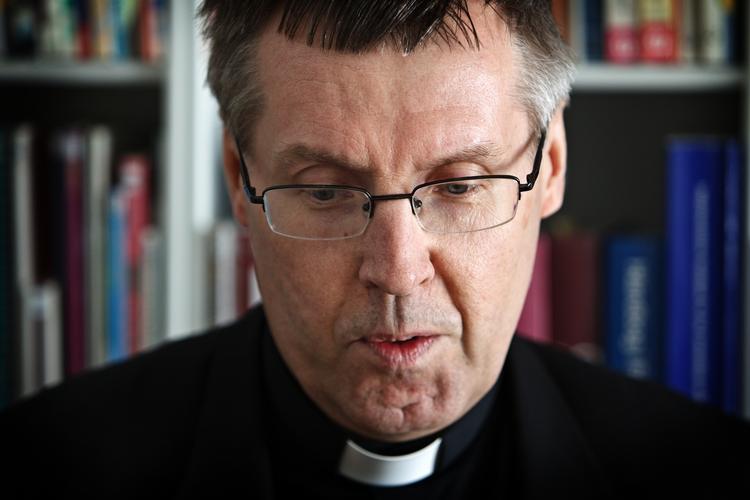 Optaget. Mens den katolske biskop i Danmark holder møde med Advokatsamfundet, kræver en katolsk forening sexanklagerne kulegravet. Arkivfoto. 