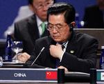 Atom-strid. Præsident Obama skal forsøge at bearbejde den kinesiske præsident Hu Jintao, så også Kina tilslutter sig FN's resolution, der indeholder sanktioner over for Irans atomprogram. 