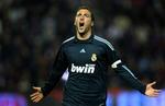 Målsluger. Real Madrids Gonzalo Higuain er klar til at spille mod Valencia i weekenden. Arkivfoto. 