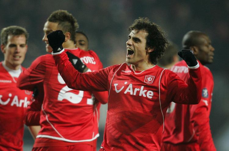 Ramt. Kenneth Perez og Twente-spillerne fik sig en slem forskrækkelse inden mødet med Alkmaar. Arkivfoto. 