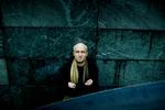 Selvportræt. 'Mit danske album' er et kærligt og forløst faderportræt og en rolig, humoristisk slægtshistorie i tre led, bedsteforældre, forældre og Saabye selv. Arkivfoto. 