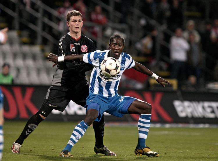 ligeværdige. Af sine 12 mål i Superligaen har Michael Jakobsen (tv.) scoret det ene mod OB, der ikke længere har Baye Djiby Fall i truppen. Arkivfoto. 