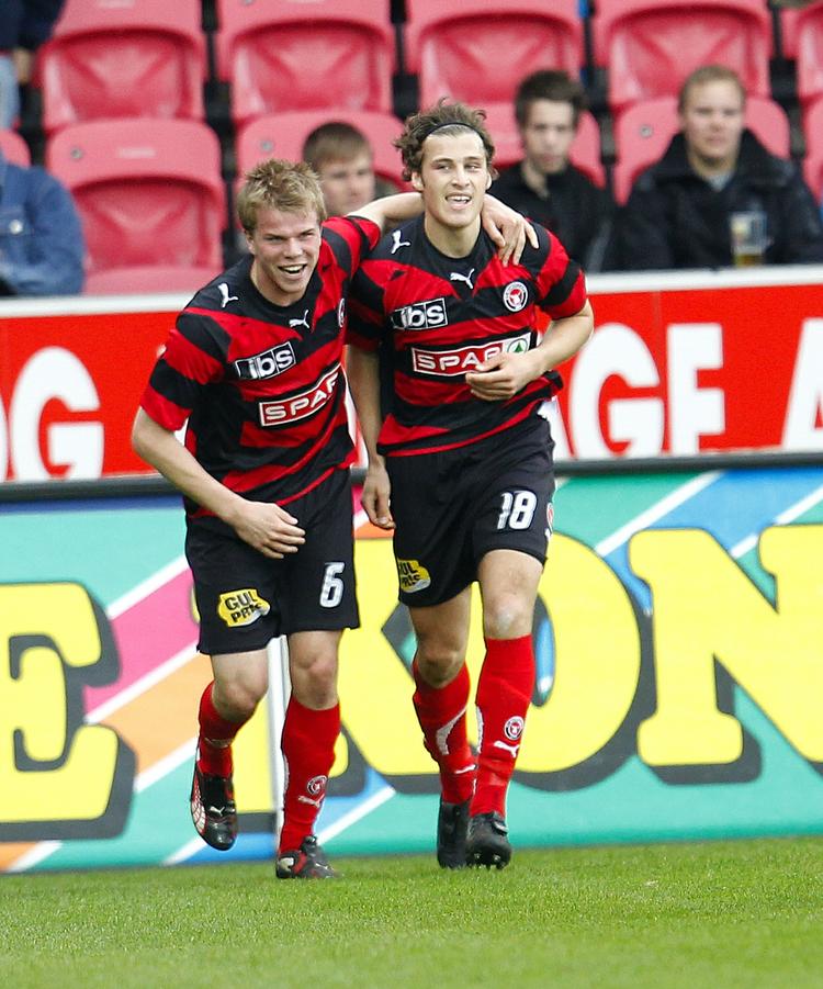 makkerpar. På et frisparksindlæg fra Jesper Juelsård (tv) scorede Erik Sviatchenko FC Midtjyllands sejrsmål mod AGF. 