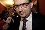 Tæskehold. Skatteminister Troels Lund Poulsen er en del af det tæskehold, som bankede rebellerne på plads på dagens gruppemøde i Venstre. 