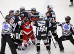 finale. Det gik hårdt for sig, da Sønderjyske og AaB spillede ishockey i tirsdags. 