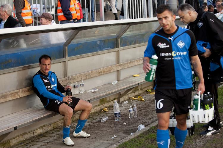 NEDTRYKT. HB Køge-spillerne var tydeligt skuffede efter nederlaget til Sønderjyske. 