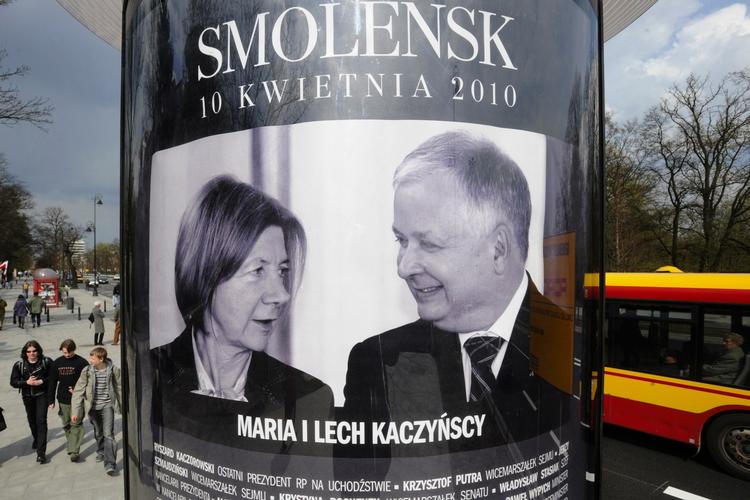 Mindet. Polakkerne mindes den afdøde præsident Lech Kaczynski og hans hustru, Maria, der døde i et flystyrt i Rusland i lørdags. 