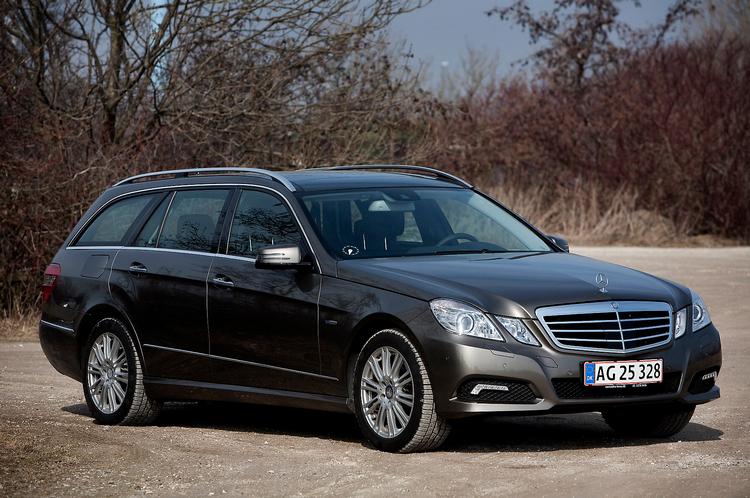 Kostbar. Mercedes E-klasse er både rummelig og lækkert udført. Men prisen er også skyhøj. 