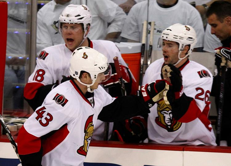 MÅLSCORER. Danske Peter regin (nr. 43) scorede sin klub Ottawas eneste mål i NHL opgøret mod Pittsburg. 